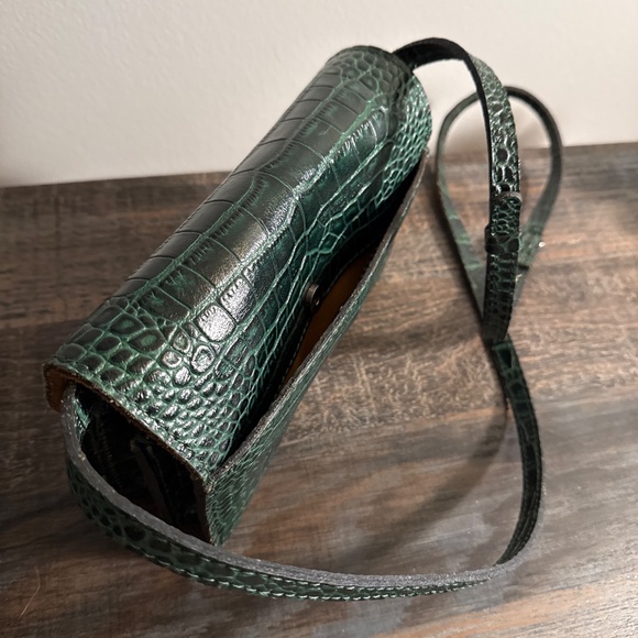 Patricia Nash Christmas pine green leather croc reptile crossbody & wallet bag - Picture 14 of 16